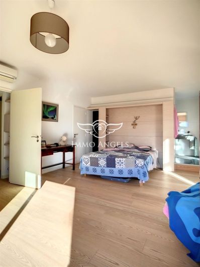 Image No.7-4 Bed House for sale