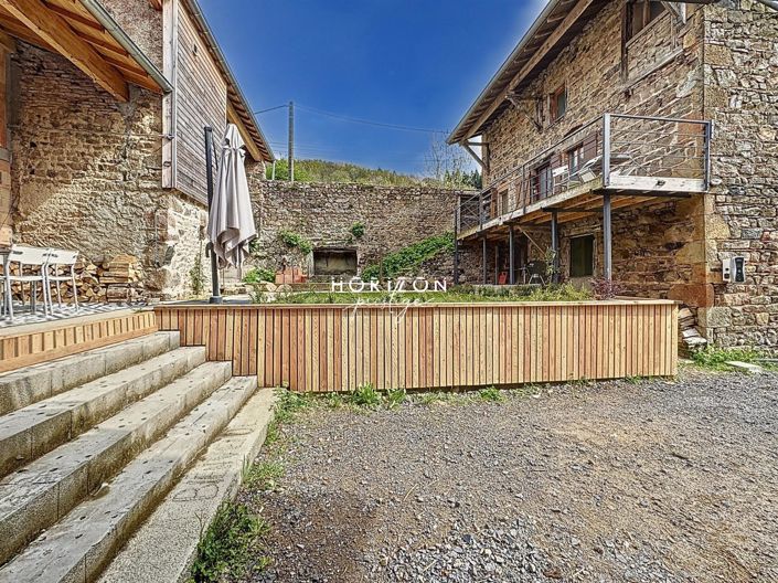 Image No.12-5 Bed Property for sale