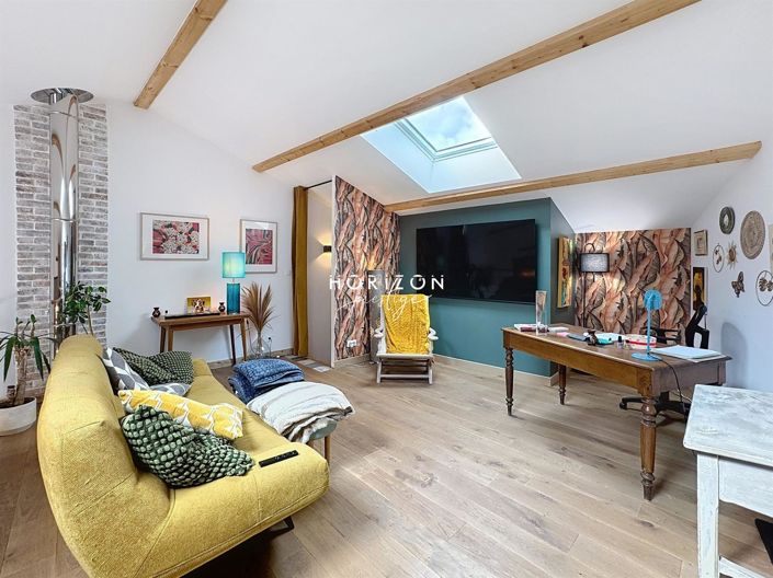 Image No.25-5 Bed Property for sale