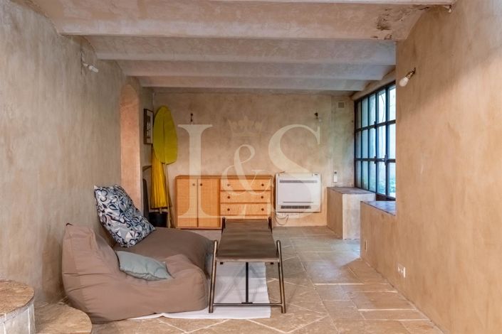 Image No.12-10 Bed House for sale