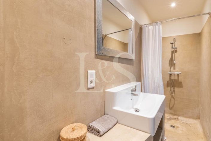 Image No.19-10 Bed House for sale