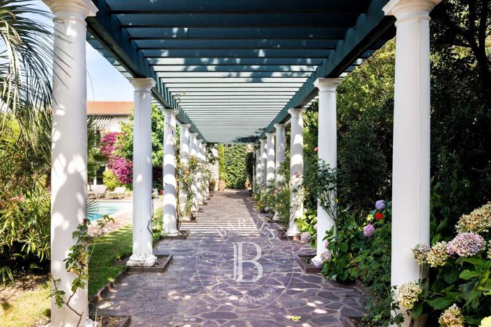 Image No.11-5 Bed House for sale