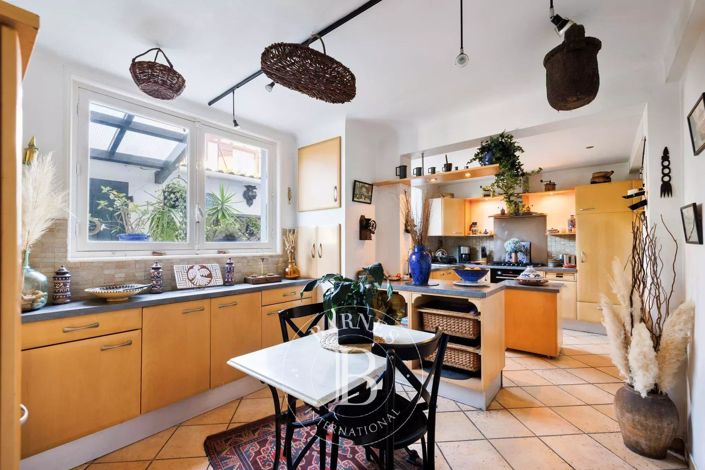 Image No.15-5 Bed House for sale