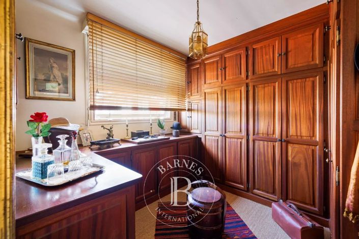 Image No.20-5 Bed House for sale