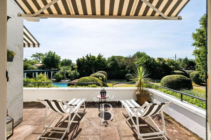 Image No.6-5 Bed House for sale