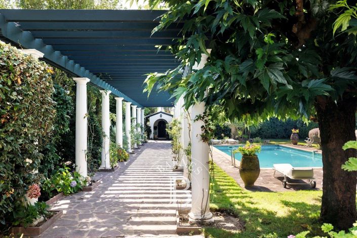 Image No.7-5 Bed House for sale