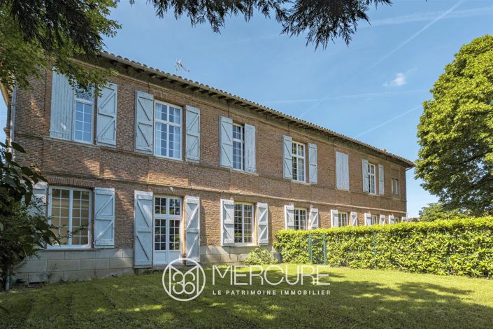 Image No.10-8 Bed House for sale