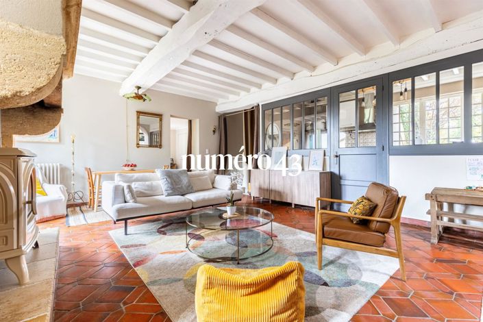 Image No.2-4 Bed House for sale