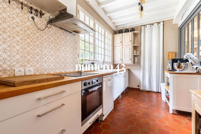 Image No.3-4 Bed House for sale