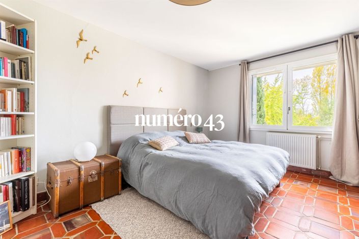 Image No.6-4 Bed House for sale