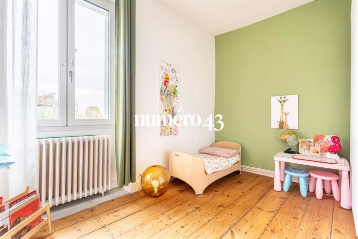 Image No.8-4 Bed House for sale