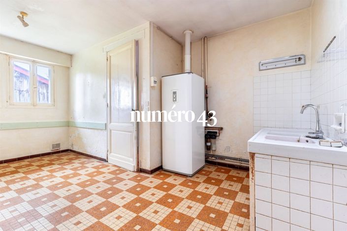 Image No.10-4 Bed House for sale