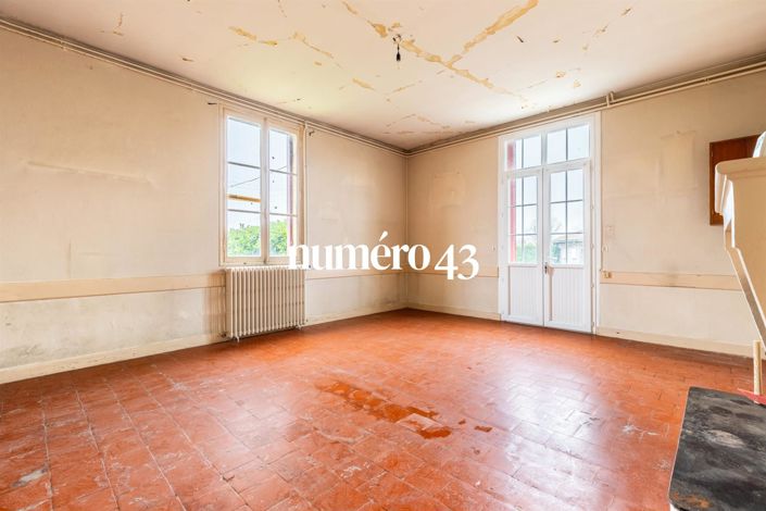 Image No.6-4 Bed House for sale