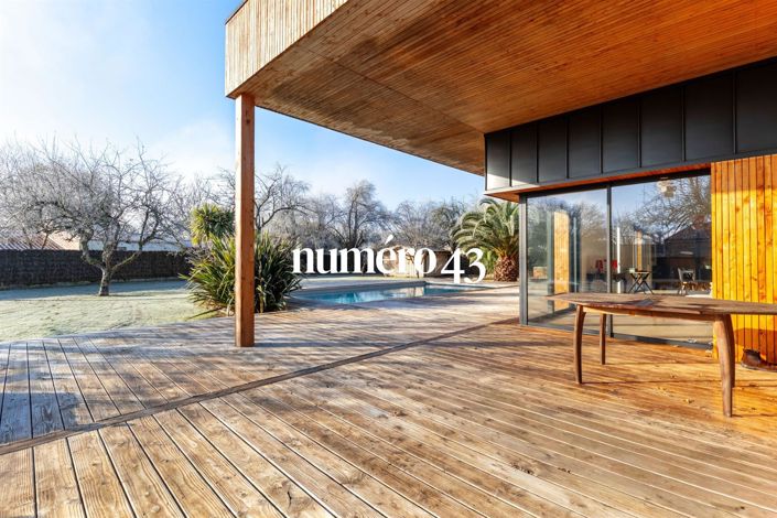 Image No.16-4 Bed Property for sale