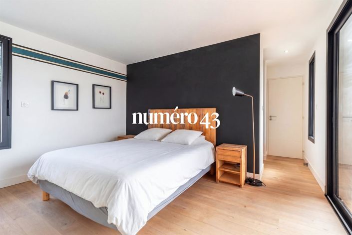 Image No.7-4 Bed Property for sale