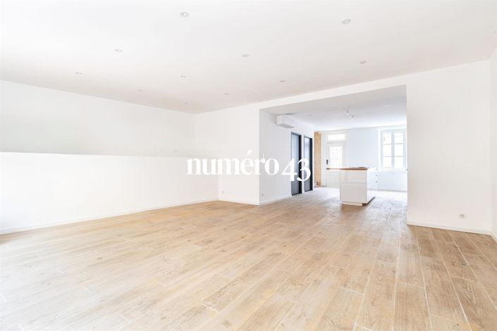 Image No.4-3 Bed Property for sale