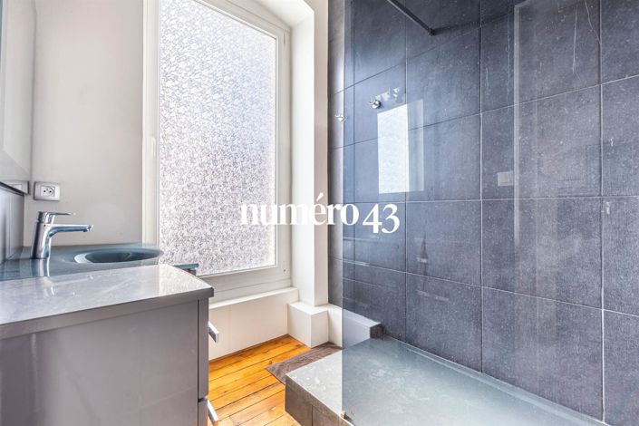 Image No.11-5 Bed House for sale