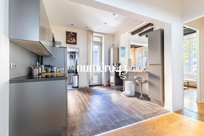 Image No.7-5 Bed House for sale