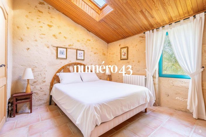 Image No.11-5 Bed House for sale