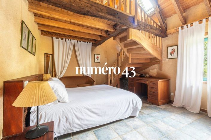 Image No.12-5 Bed House for sale