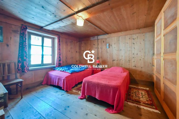 Image No.8-4 Bed House for sale