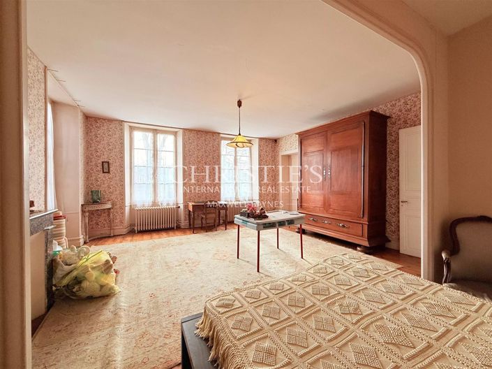 Image No.18-10 Bed House for sale