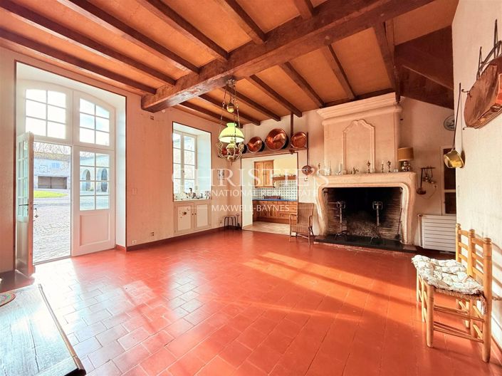 Image No.18-10 Bed House for sale