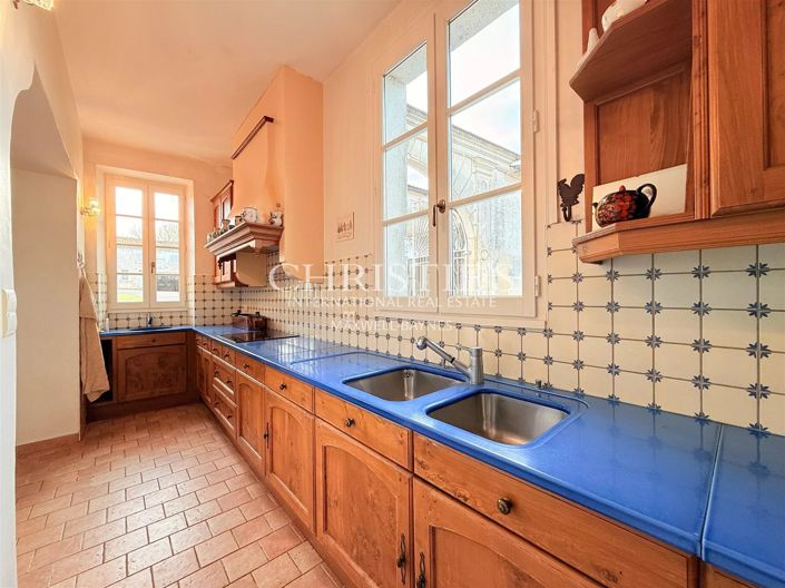 Image No.20-10 Bed House for sale