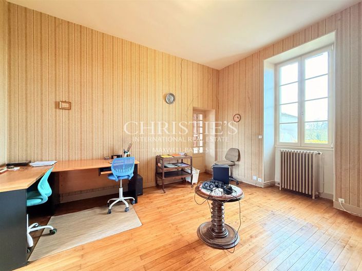 Image No.21-10 Bed House for sale
