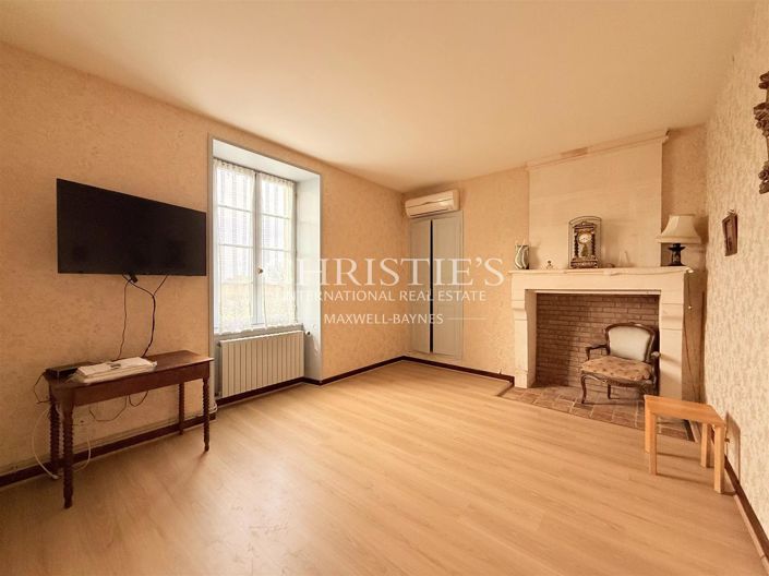 Image No.27-10 Bed House for sale