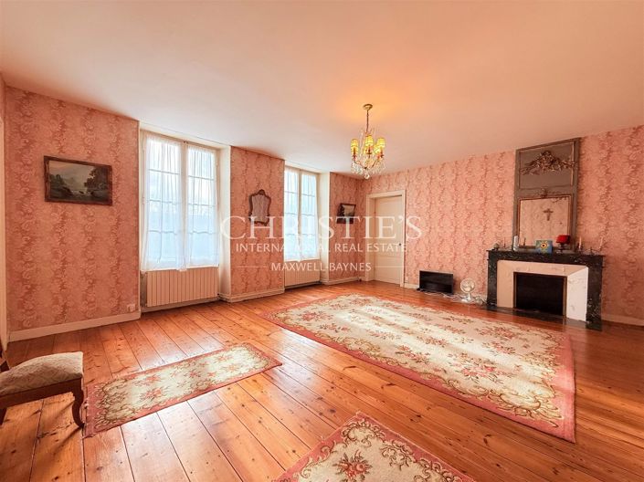 Image No.27-10 Bed House for sale