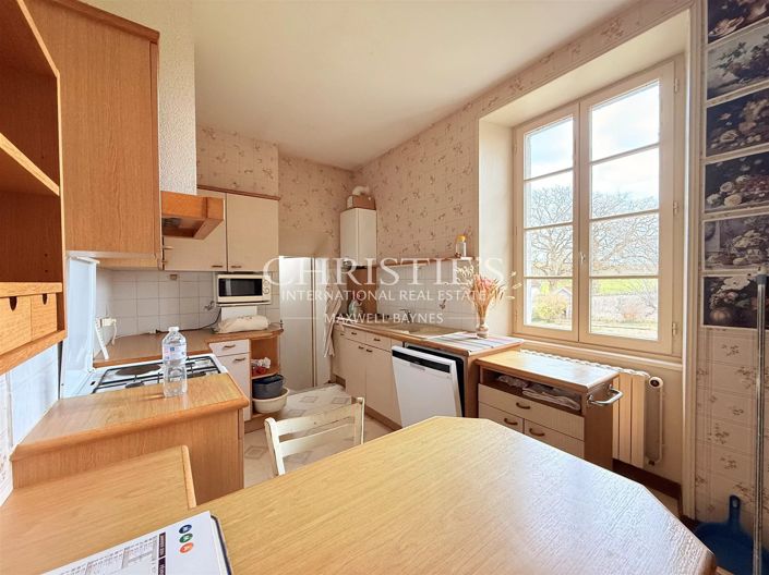 Image No.32-10 Bed House for sale