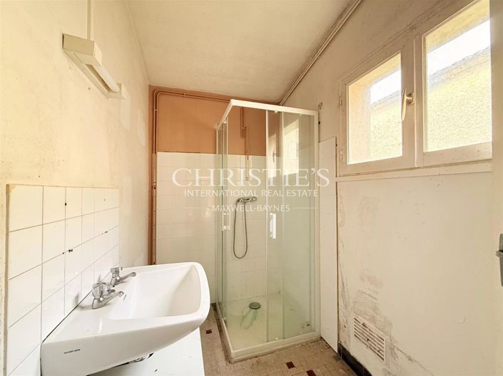 Image No.36-10 Bed House for sale