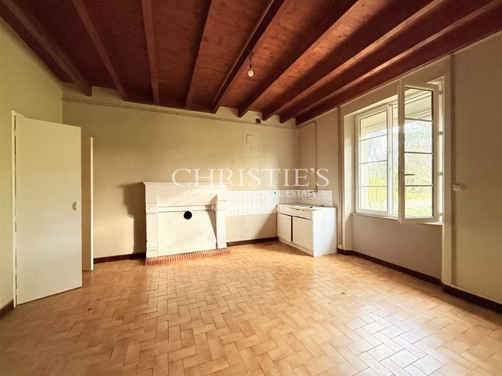Image No.39-10 Bed House for sale