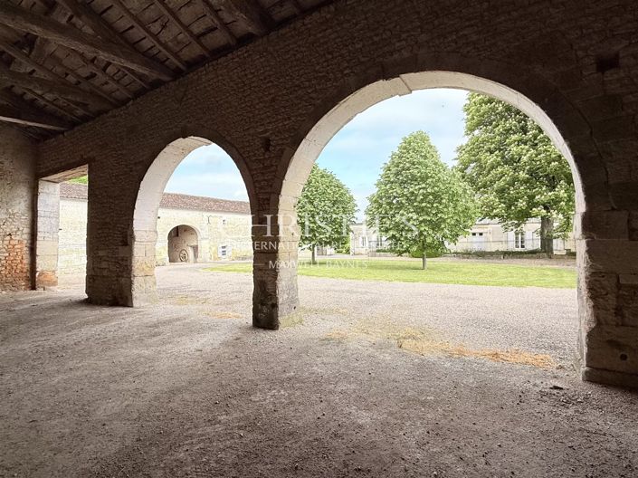 Image No.43-10 Bed House for sale
