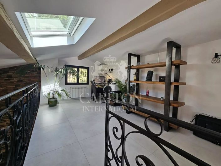 Image No.10-4 Bed House for sale