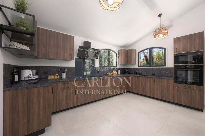 Image No.11-4 Bed House for sale