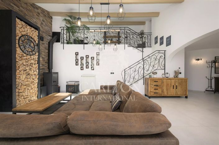 Image No.12-4 Bed House for sale