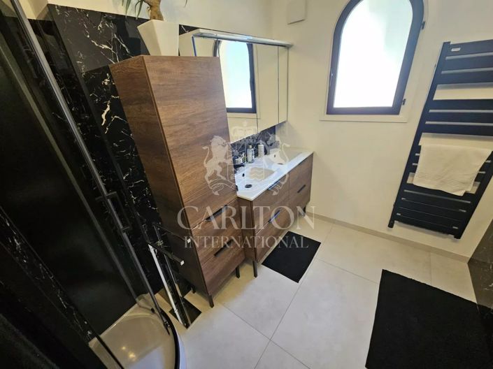 Image No.16-4 Bed House for sale