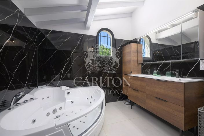 Image No.16-4 Bed House for sale