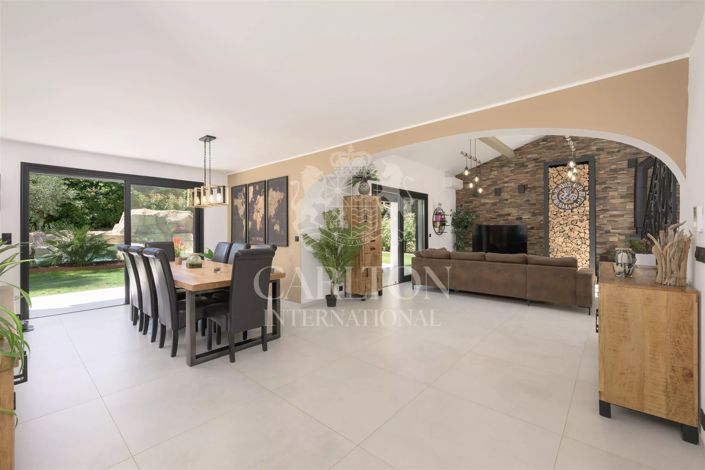 Image No.6-4 Bed House for sale