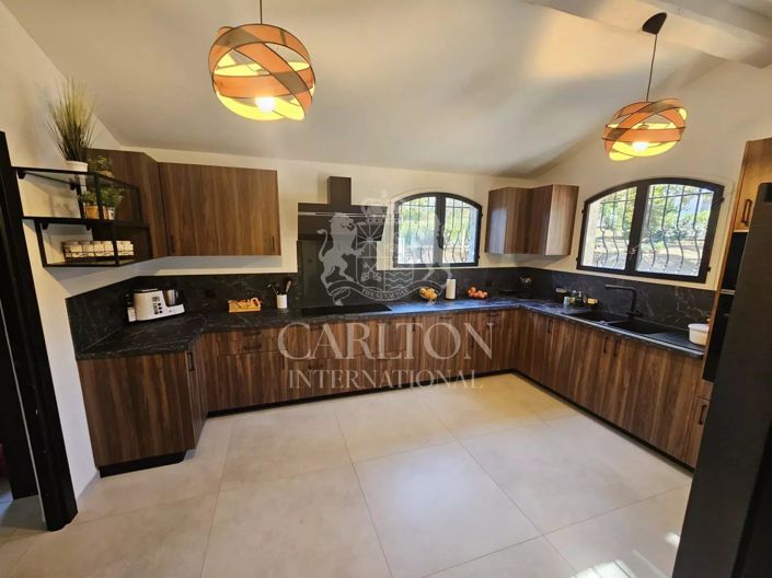 Image No.9-4 Bed House for sale