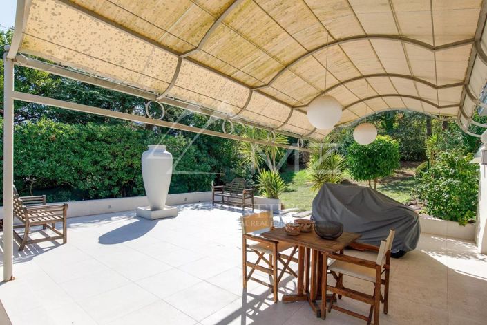 Image No.9-5 Bed House for sale