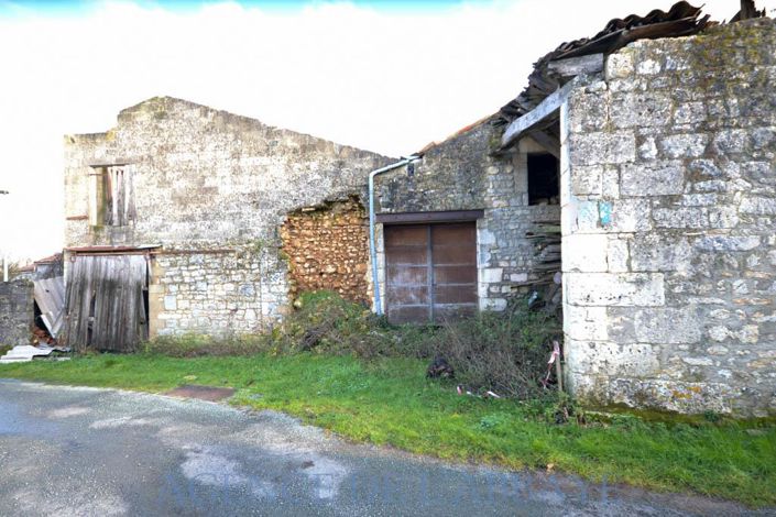 Image No.10-2 Bed House for sale