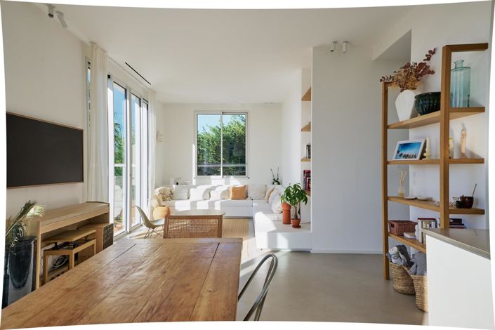 Image No.8-3 Bed House for sale