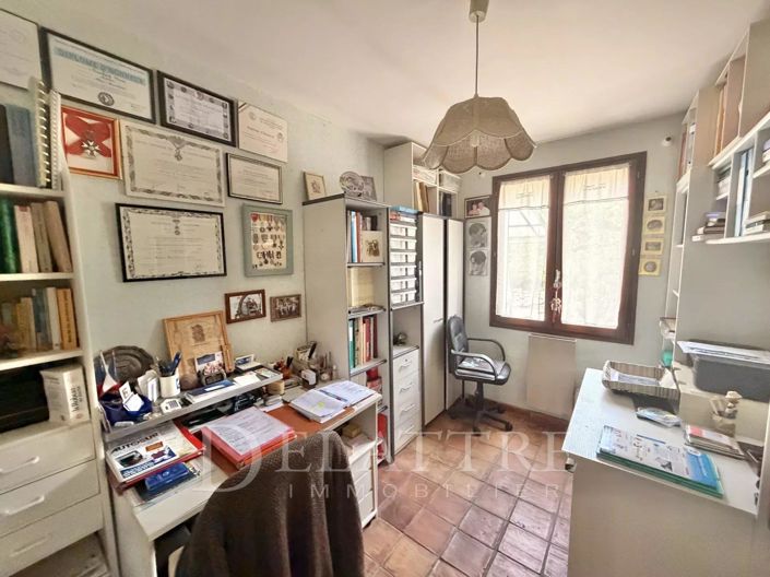 Image No.12-4 Bed House for sale