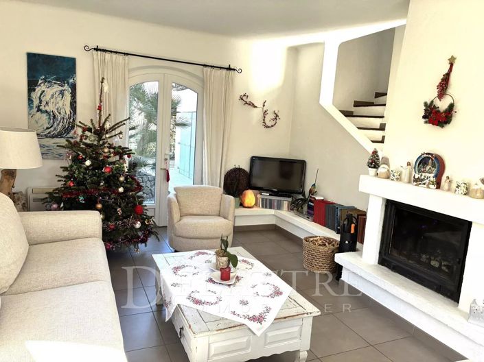 Image No.7-4 Bed House for sale