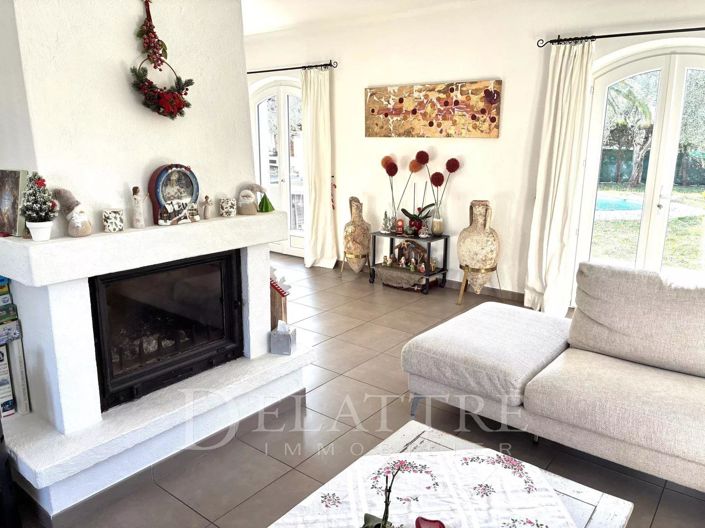 Image No.8-4 Bed House for sale