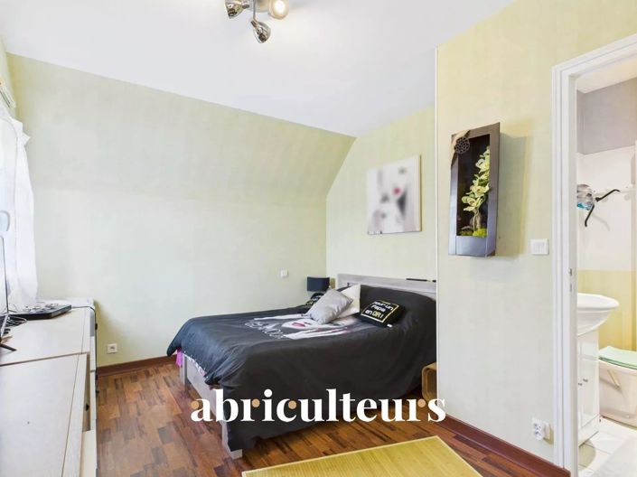 Image No.19-4 Bed House for sale