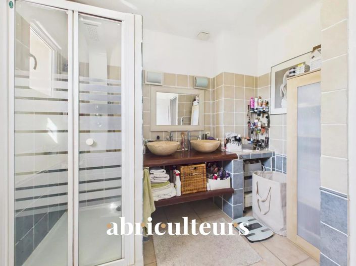 Image No.13-5 Bed House for sale